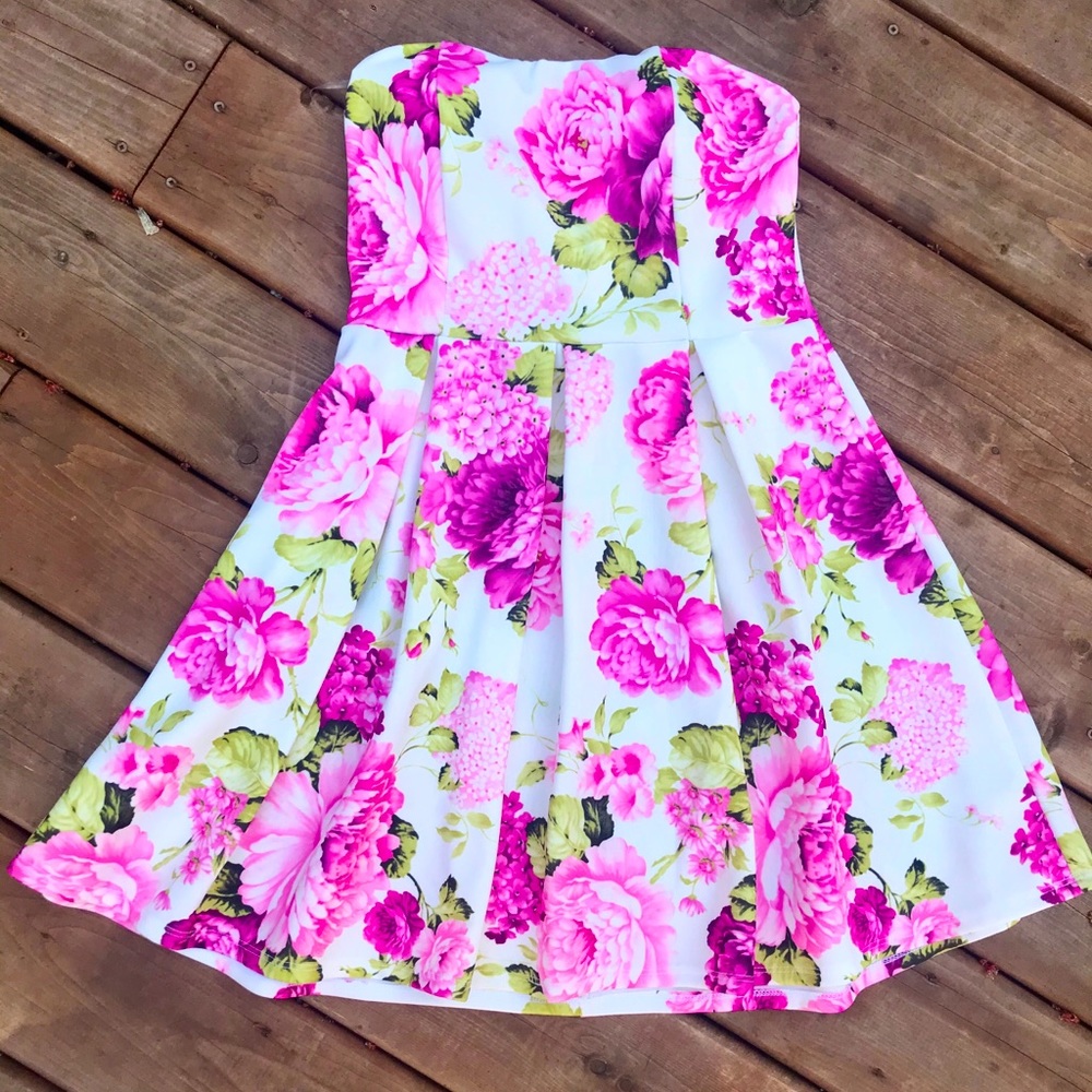 Strapless dress